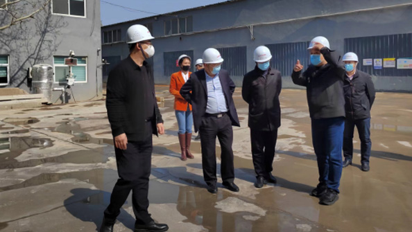 市住房和城鄉(xiāng)建設(shè)局劉玉勇局長(zhǎng)、 市建筑工程管理服務(wù)中心孫雷主任一行 到我公司調(diào)研、指導(dǎo)